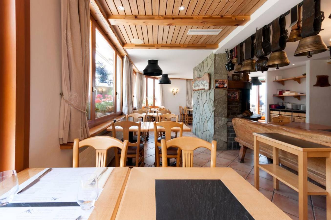 Alpe Fleurie & Restaurant होटल 3*